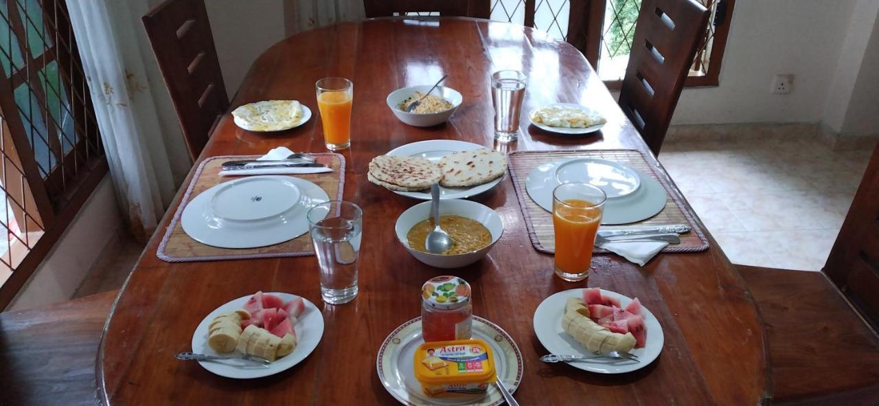 Nisha Homestay Inn Перадения Екстериор снимка