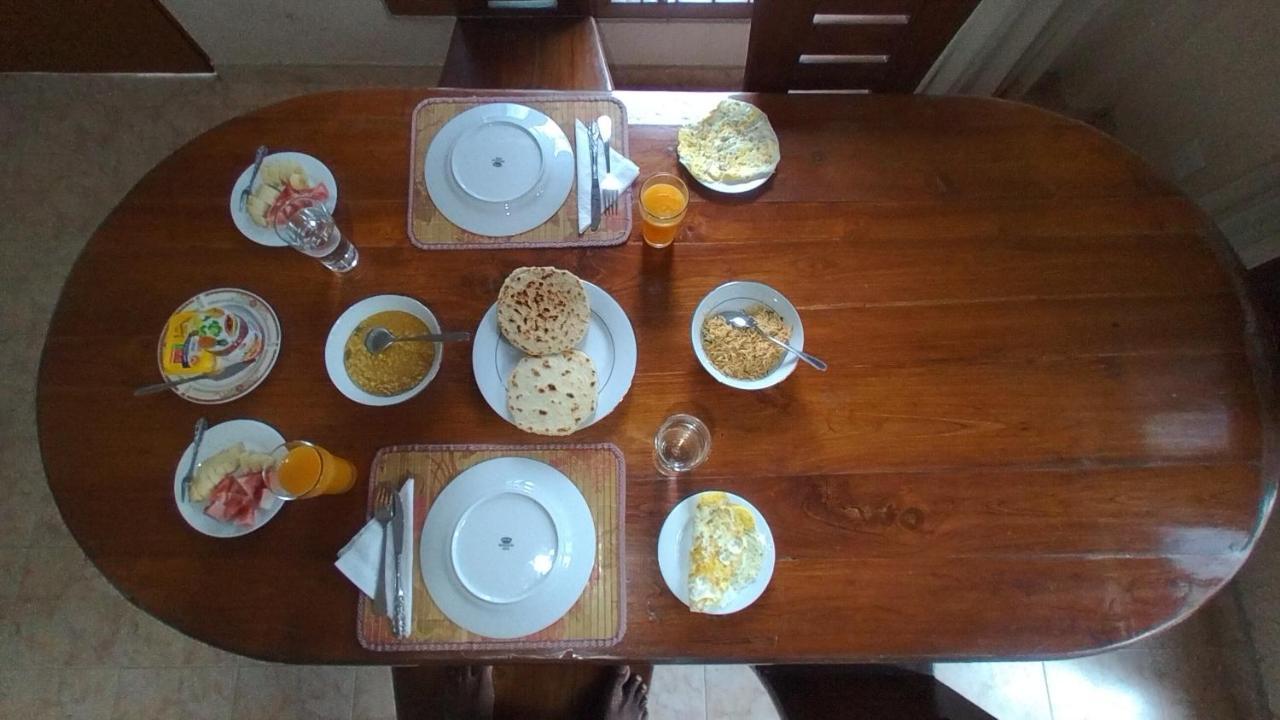 Nisha Homestay Inn Перадения Екстериор снимка