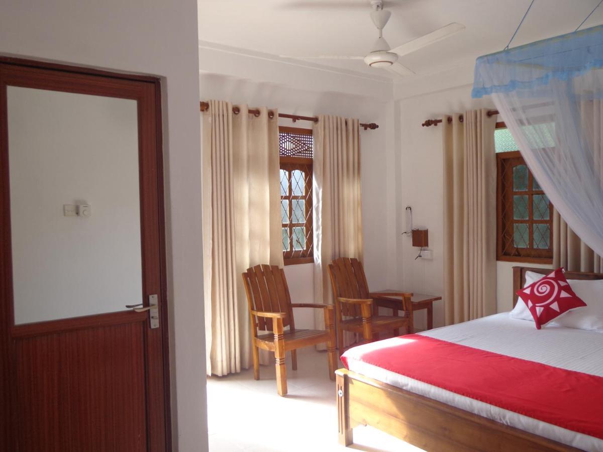 Nisha Homestay Inn Перадения Екстериор снимка