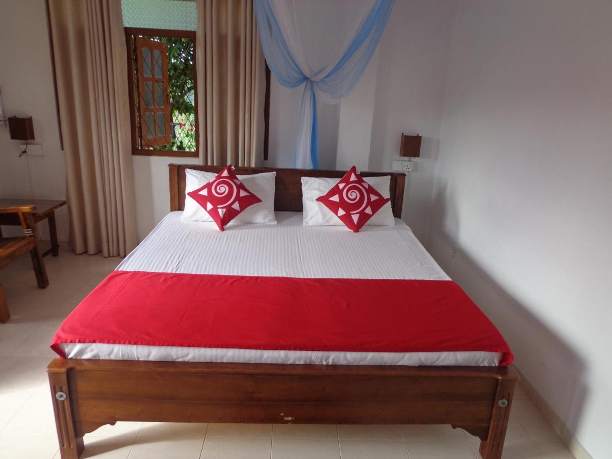 Nisha Homestay Inn Перадения Екстериор снимка