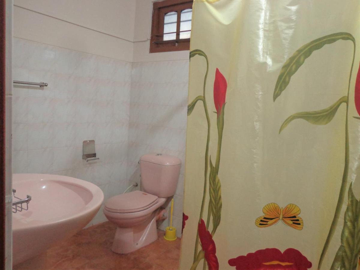 Nisha Homestay Inn Перадения Екстериор снимка
