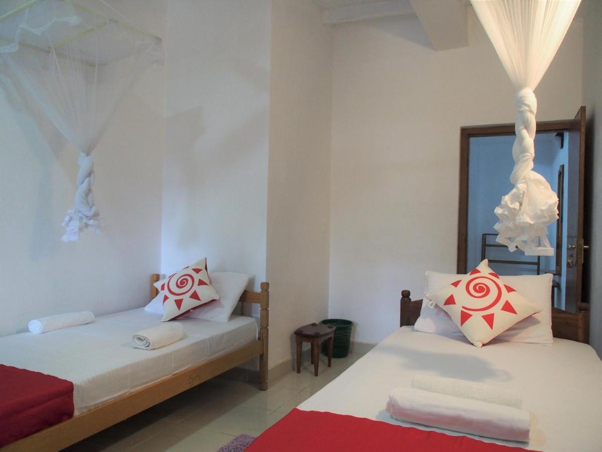 Nisha Homestay Inn Перадения Екстериор снимка